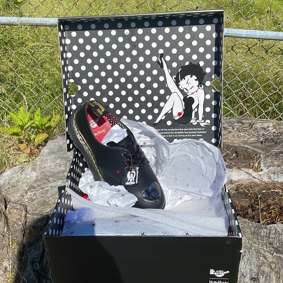 Dr. Martens 1461 BETTY BOOP LEATHER PLATFORM SHOES - Picture 4 of 15